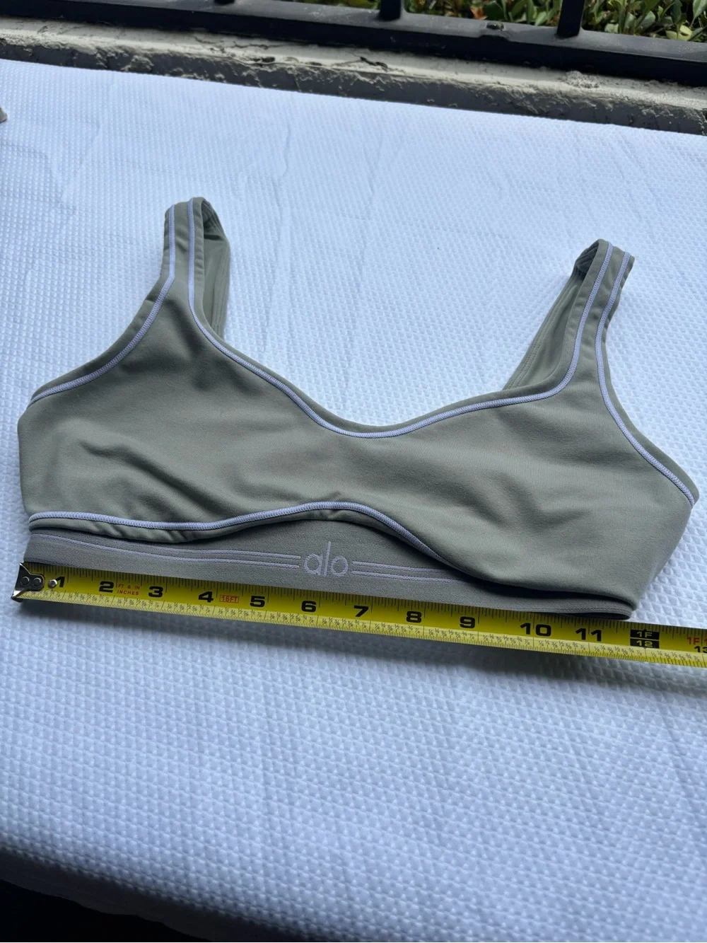Alo Airbrush Heart Throb Limestone Sage Seamless Sports Bra
